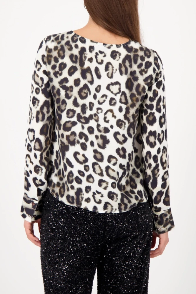 Monari halenka s ozdobným detailem