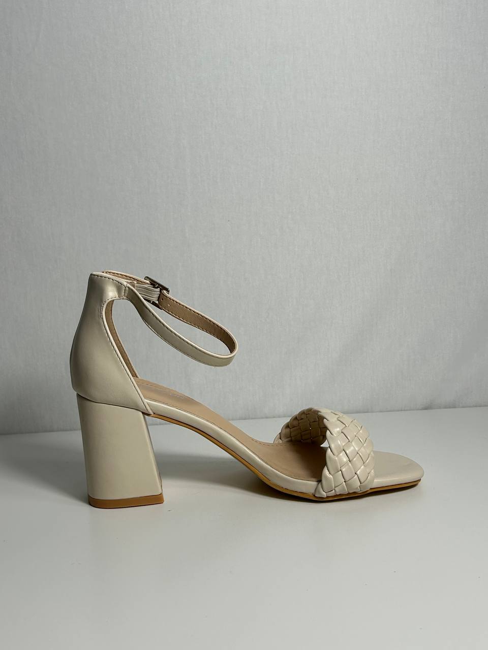 Sixth Sens sandálky na platformě béžové