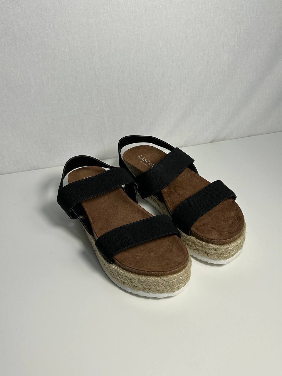 Espadrilky se splétaným detailem