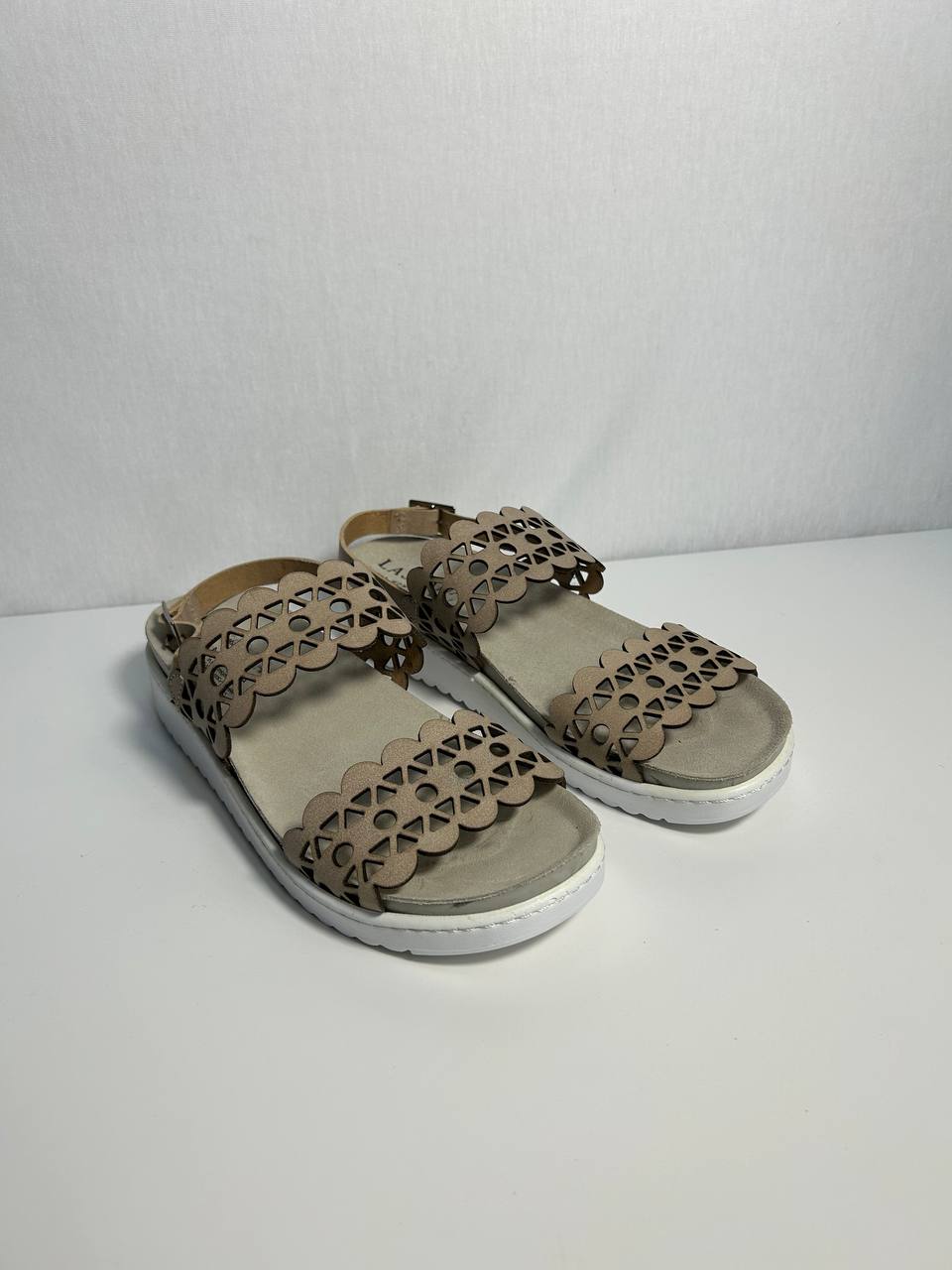 LASCANA kožené sandály s perforací