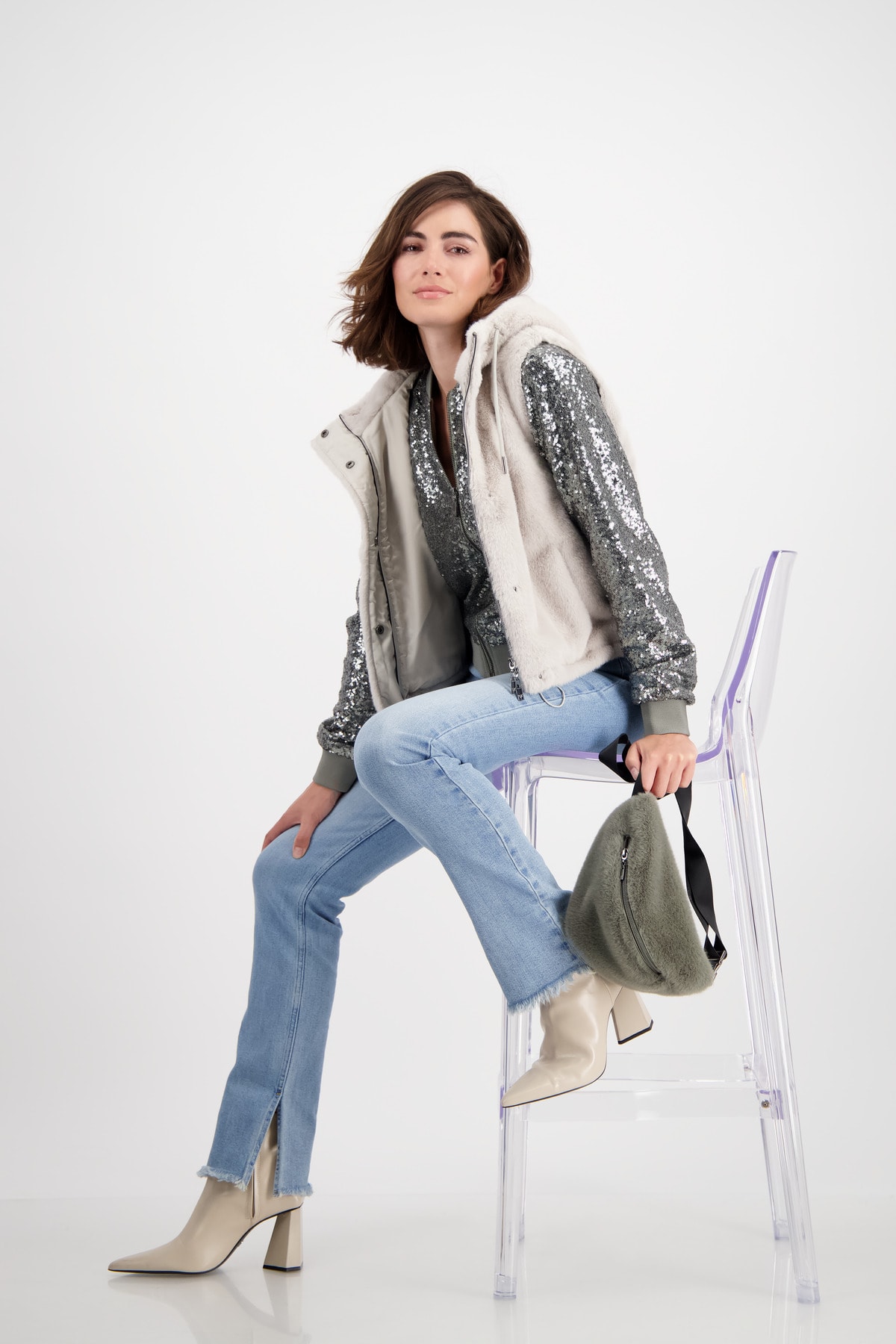 Monari rovné džíny s třásněmi 