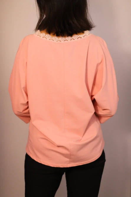  Halenka s netopýřím rukávem