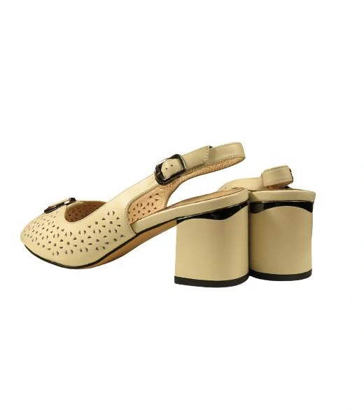 Urban Ladies dámské krémové sandály s otevřenou špičkou a kovovou sponou