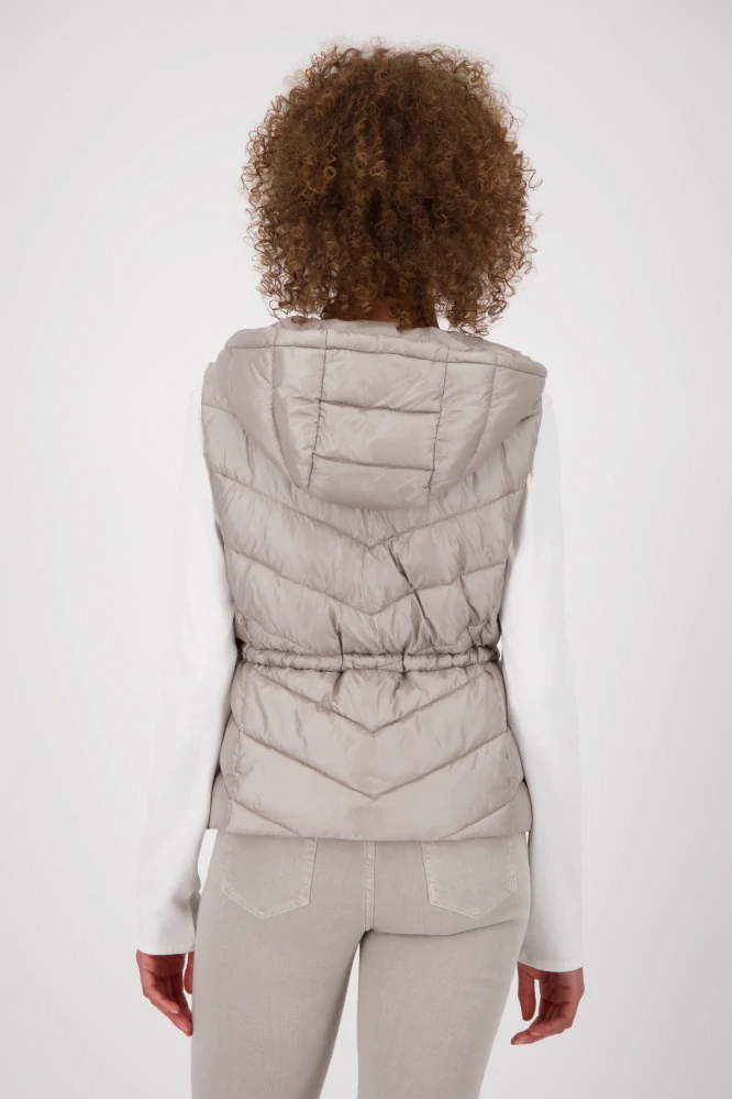 Monari prošívaná vesta s kapucí 