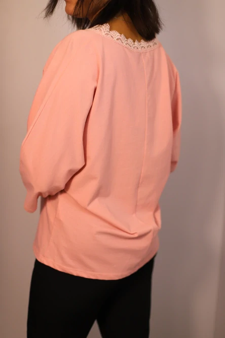  Halenka s netopýřím rukávem