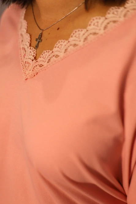  Halenka s netopýřím rukávem