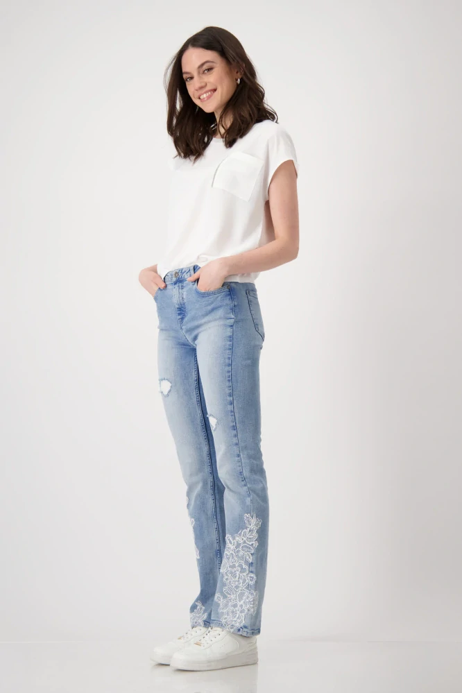 Monari stylová halenka s ozdobnou kapsou bílá