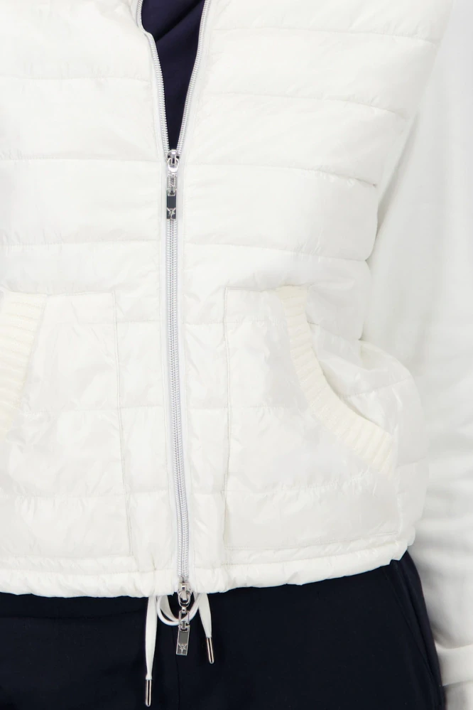 Monari prošívaná bunda s nášivkou s logem