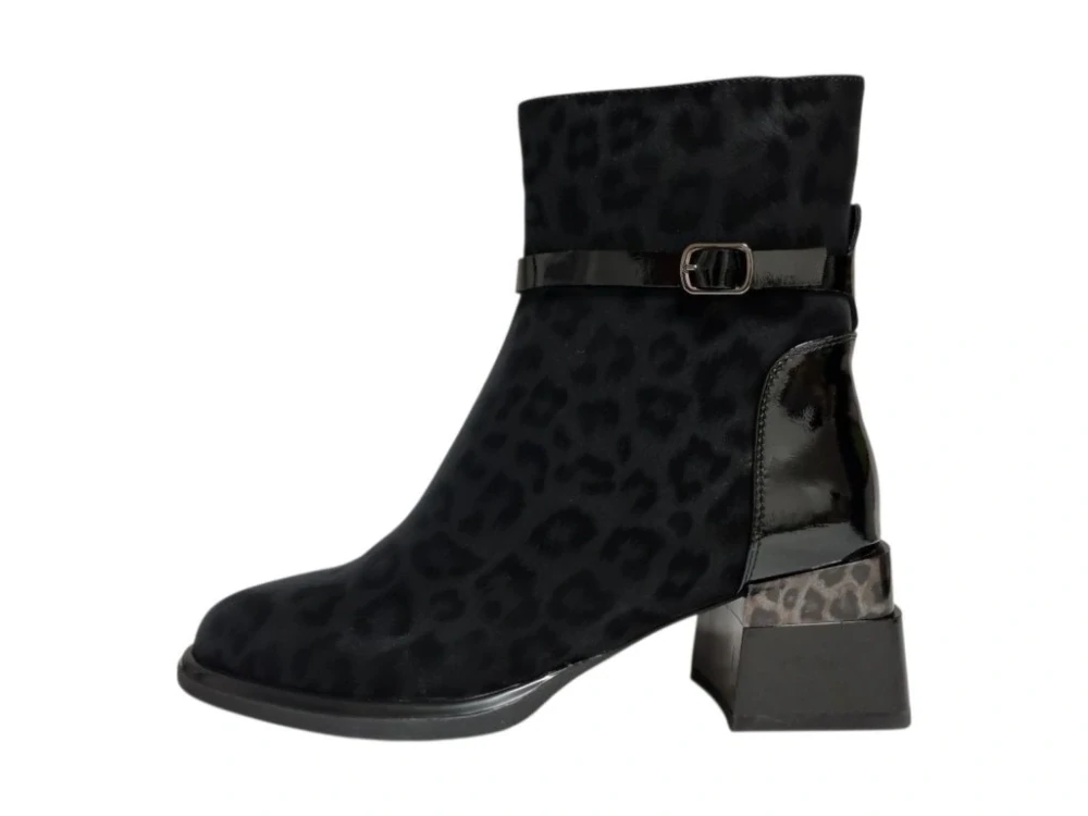 Urban Ladies stylové černé kotníkové boty s decentním leopardím vzorem