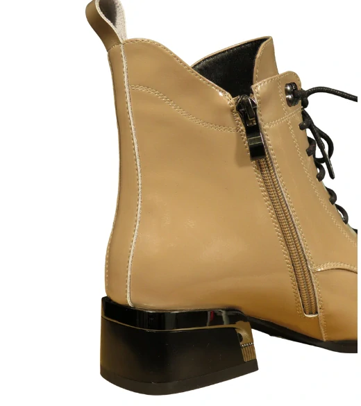 Urban Ladies lakované kotníkové boty s nízkým podpatkem