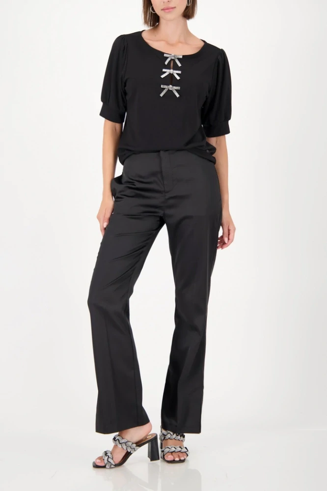 Monari elegantní černá halenka s ozdobnými mašličkami