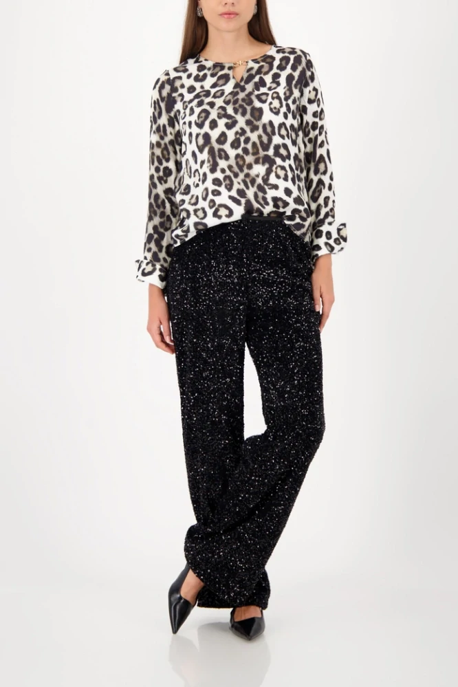 Monari halenka s ozdobným detailem