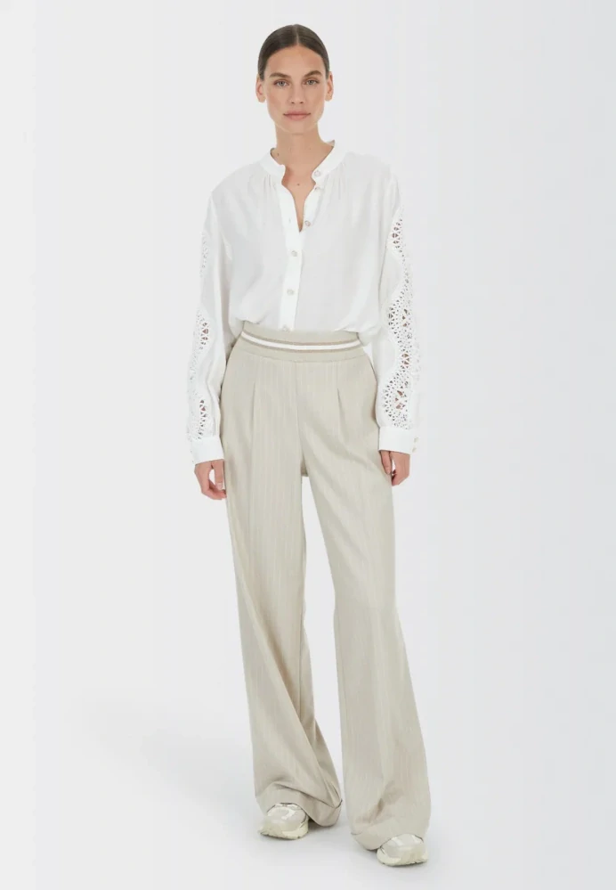 Marc Aurel bílá halenka s krajkovými rukávy