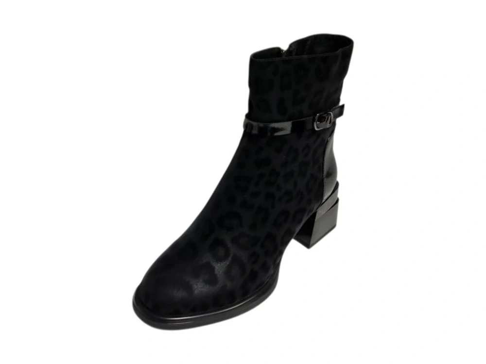 Urban Ladies stylové černé kotníkové boty s decentním leopardím vzorem