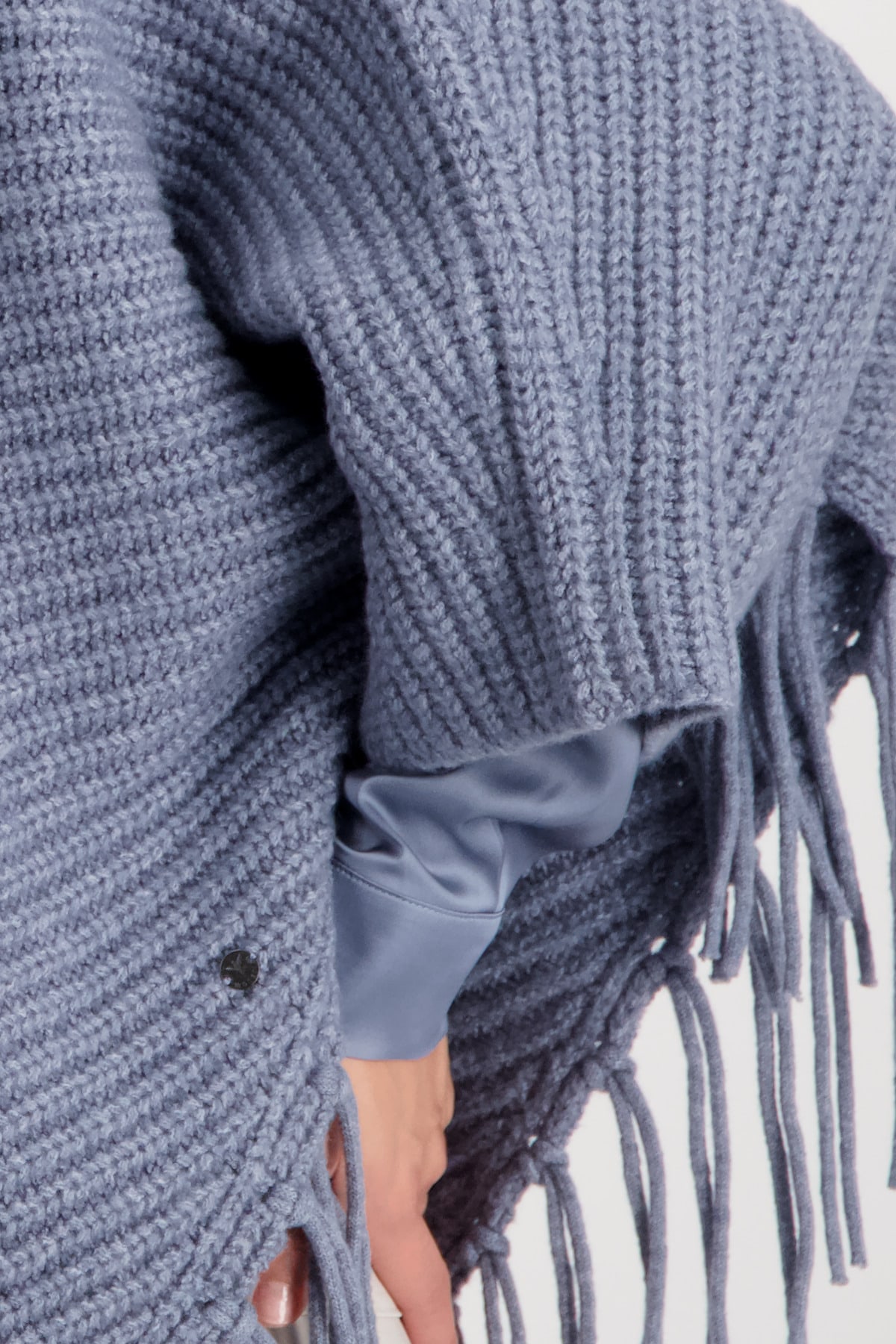 Monari luxusní svetr ve stylu poncha