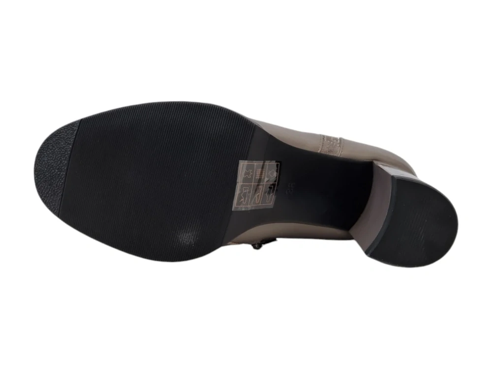 Urban ladies šedé kožené kotníkové boty s designovým podpatkém