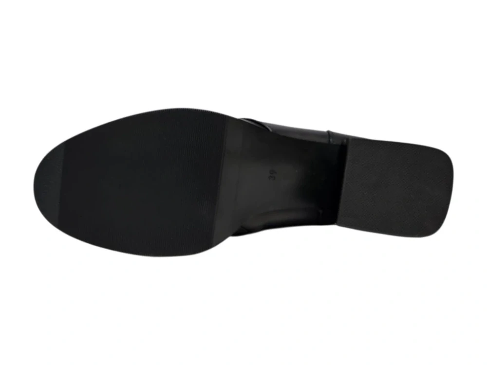 Urban Ladies  černé kotníkové boty s moderním kovovým detailem