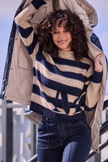 Monari elegantní svetr z rozevláté viskózy s pruhovaným vzorem