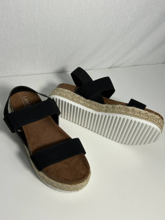 Espadrilky se splétaným detailem