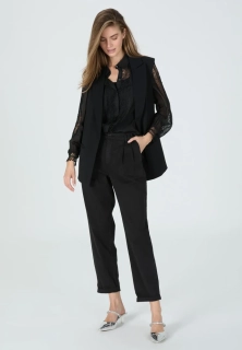 Marc Aurel damská halenka s krajkovým detailem