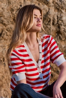 Monari pletený svetr s krátkým rukávem a knoflíky